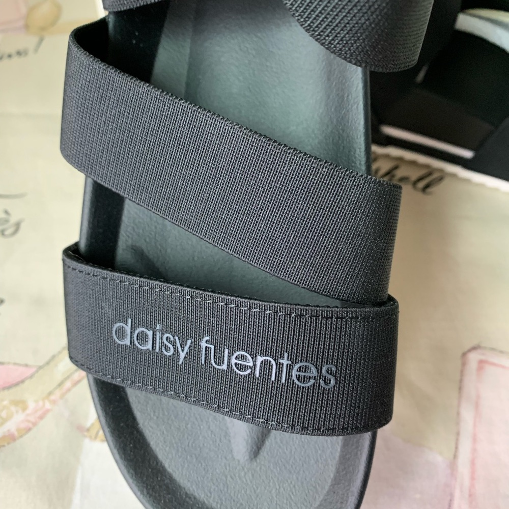 Daisy Fuentes Strap shoes - Picture 6 of 8